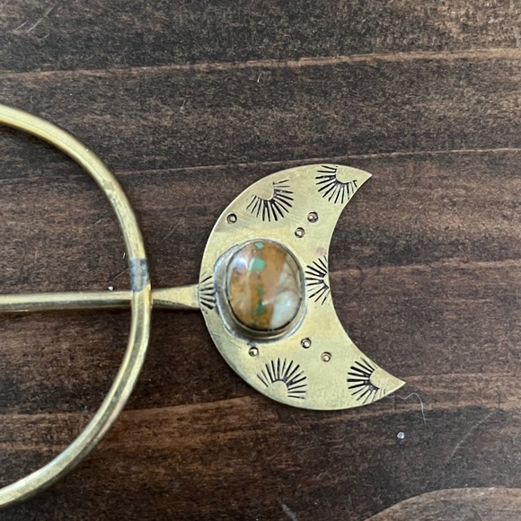 Hairpin - Picture 2 of 2